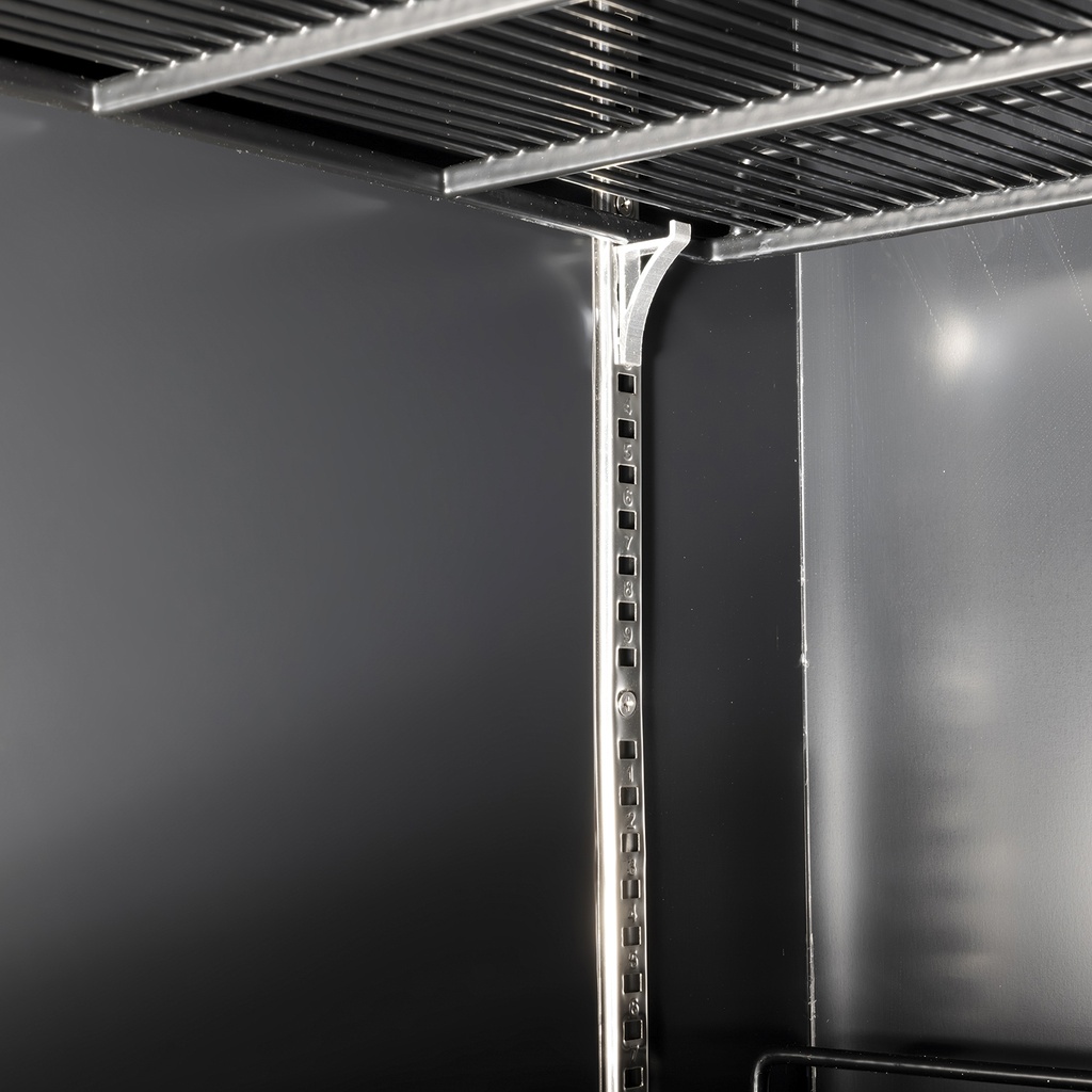 XL Refrigerator with 3 Doors – LED Lighting – 6 Wheels – Black – GD1600